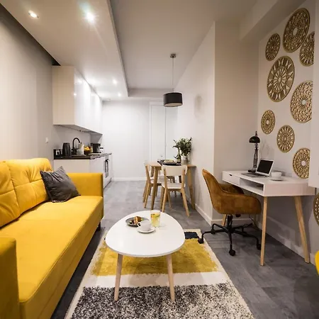 Oomph Luxurious Air-conditioned With Balcony Varsovie