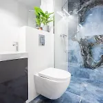 Oomph Luxurious Air-conditioned With Balcony アパート ワルシャワ