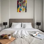 アパート Oomph Luxurious Air-conditioned With Balcony ワルシャワ