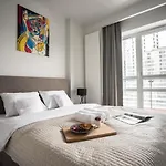 アパート Oomph Luxurious Air-conditioned With Balcony *