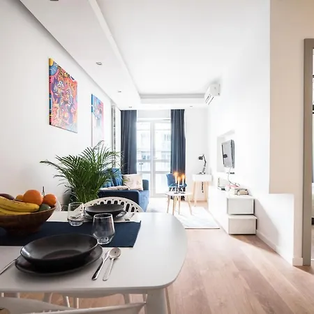 Oomph Luxurious Air-conditioned With Balcony * Varşova
