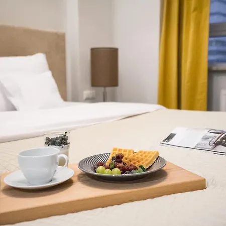 Oomph Luxurious Air-conditioned With Balcony Daire