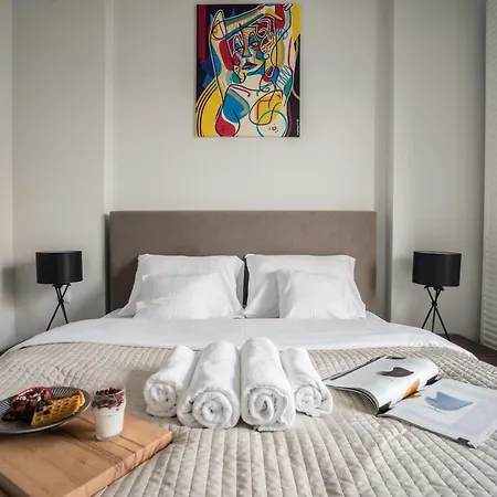 Apartman Oomph Luxurious Air-conditioned With Balcony Varsó